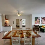 Casa Alba De 3 Y Terraza Holiday home